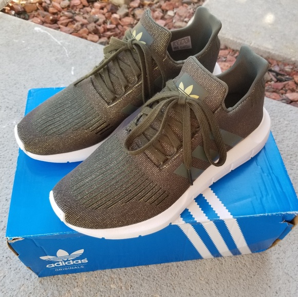 olive swift run adidas